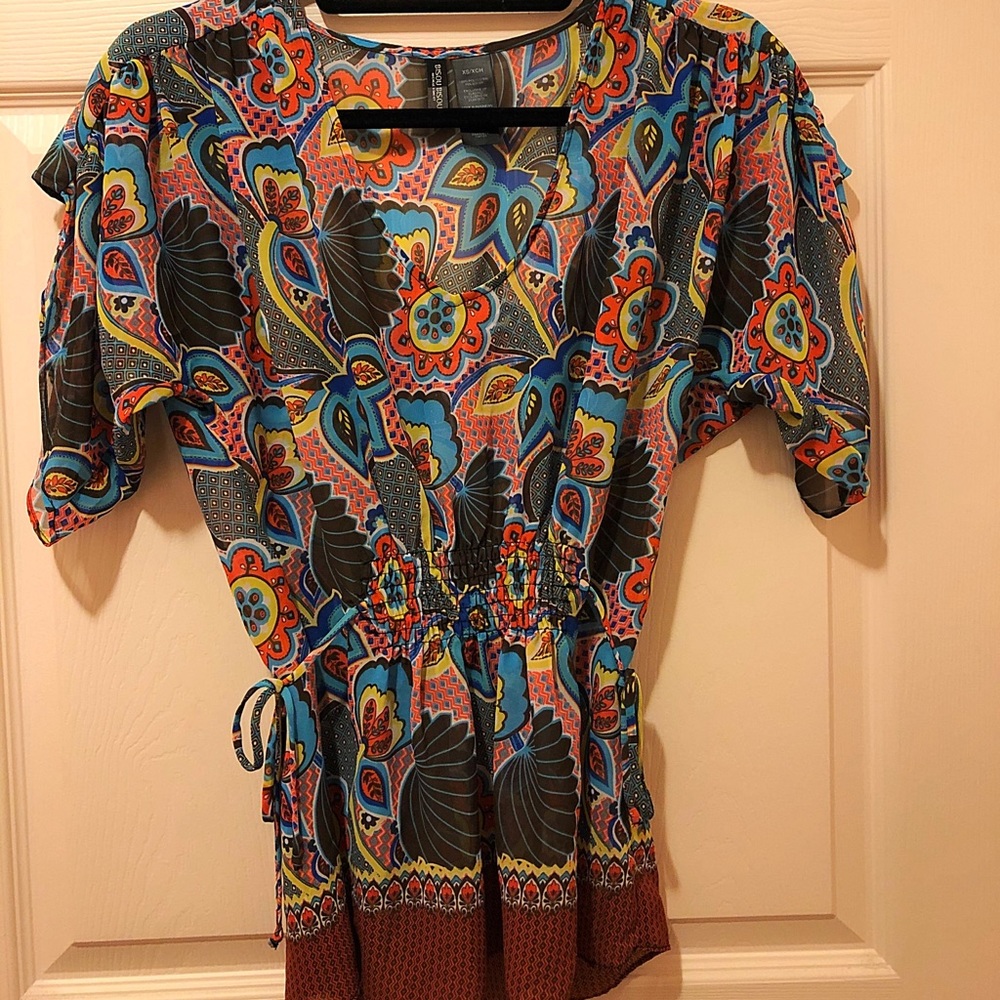 BISOU BISOU Women’s Sheer Top in XS.